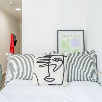 Platinum En Suite - Image 2